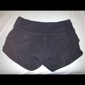 black speed up lululemon shorts 2.5 length